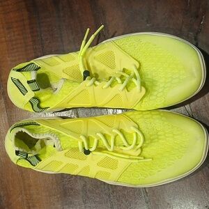 VIVAY WATER SHOES SIZE 43( equals M 9)
